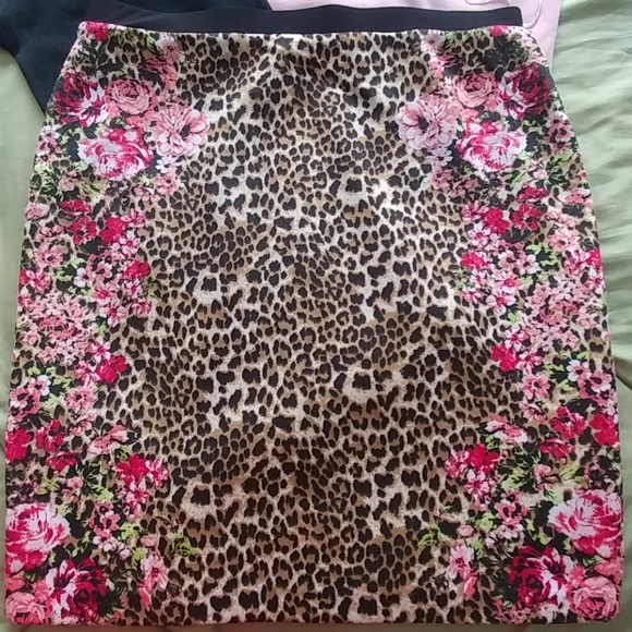 Gorgeous Fun Skirt - Picture 4 of 8
